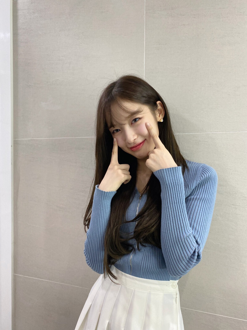 211001 OH MY GIRL SNS Update - Arin documents 2