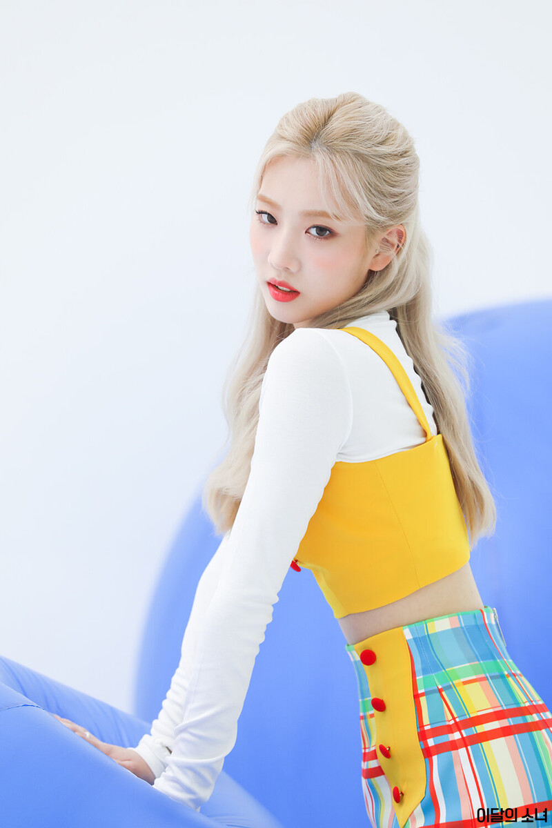 211125 Blockberry Naver Post - LOONA Japan Debut: HULA HOOP Album Behind documents 7