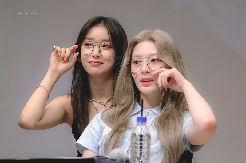 220731 STAYC Sumin & Seeun - Apple Music Fansign documents 2