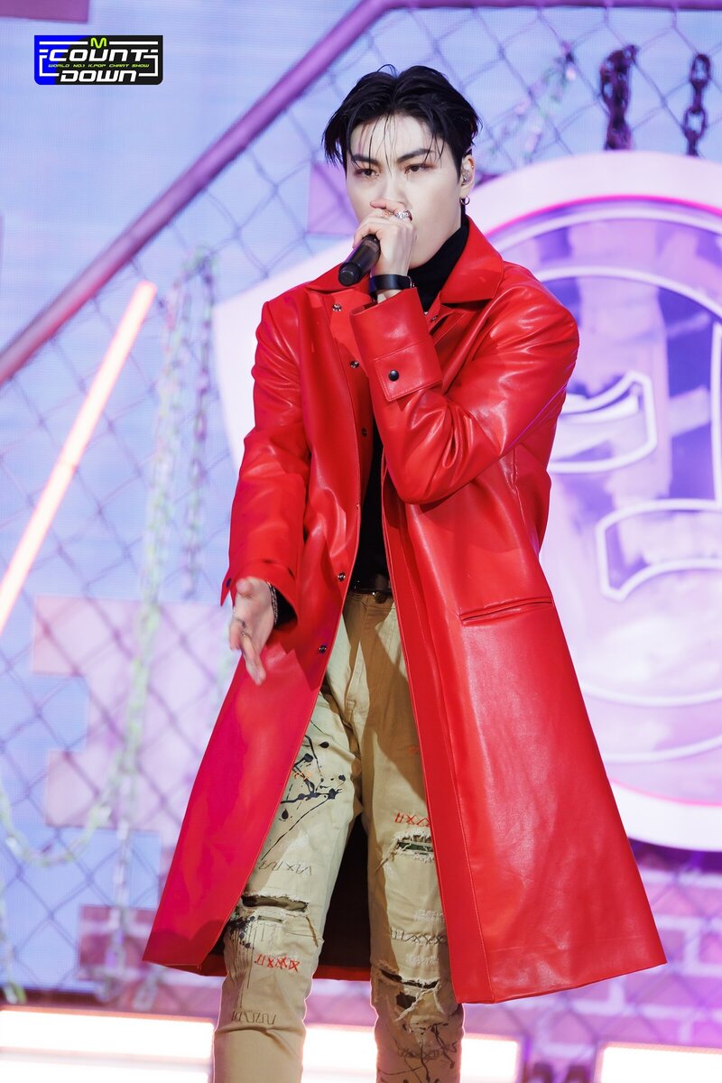 221229 TO1 - 'Troublemaker' at M Countdown (Renta) documents 1