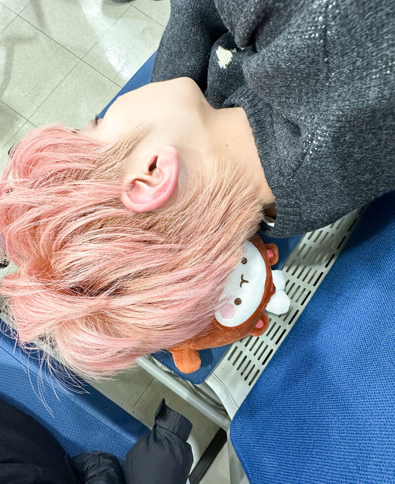 230205 TXT Twitter Update - Taehyun, Beomgyu documents 2