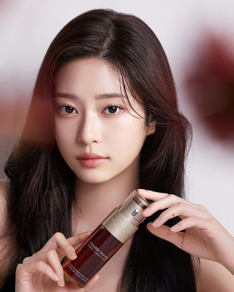 Minju for Clarins x Cosmopolitan Korea 2022 documents 1