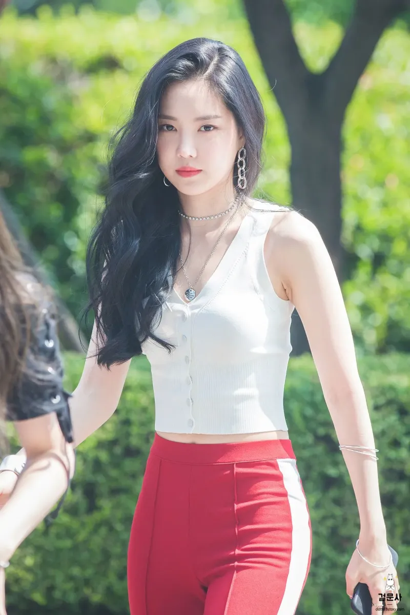 Naeun1089.jpg