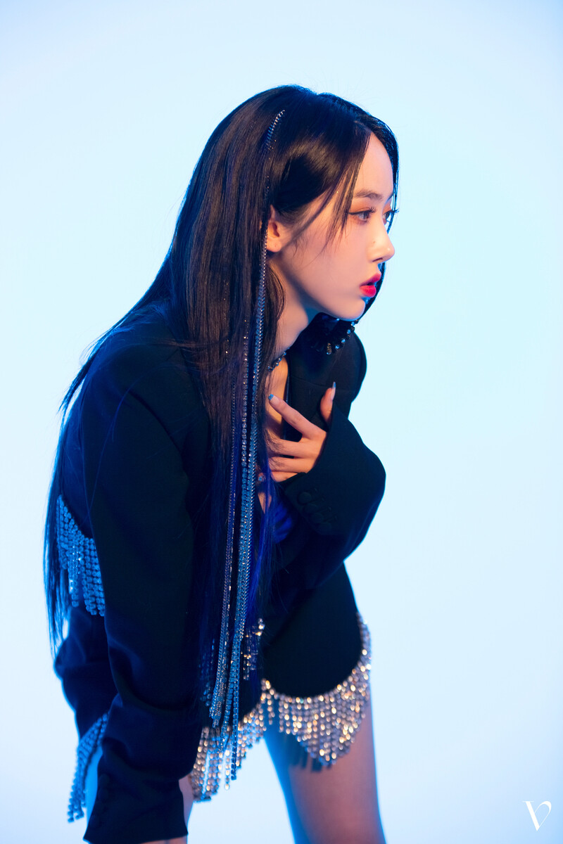 220303 VIVIZ Cafe Update - 'Bream of Prism' Jacket Shoot documents 10