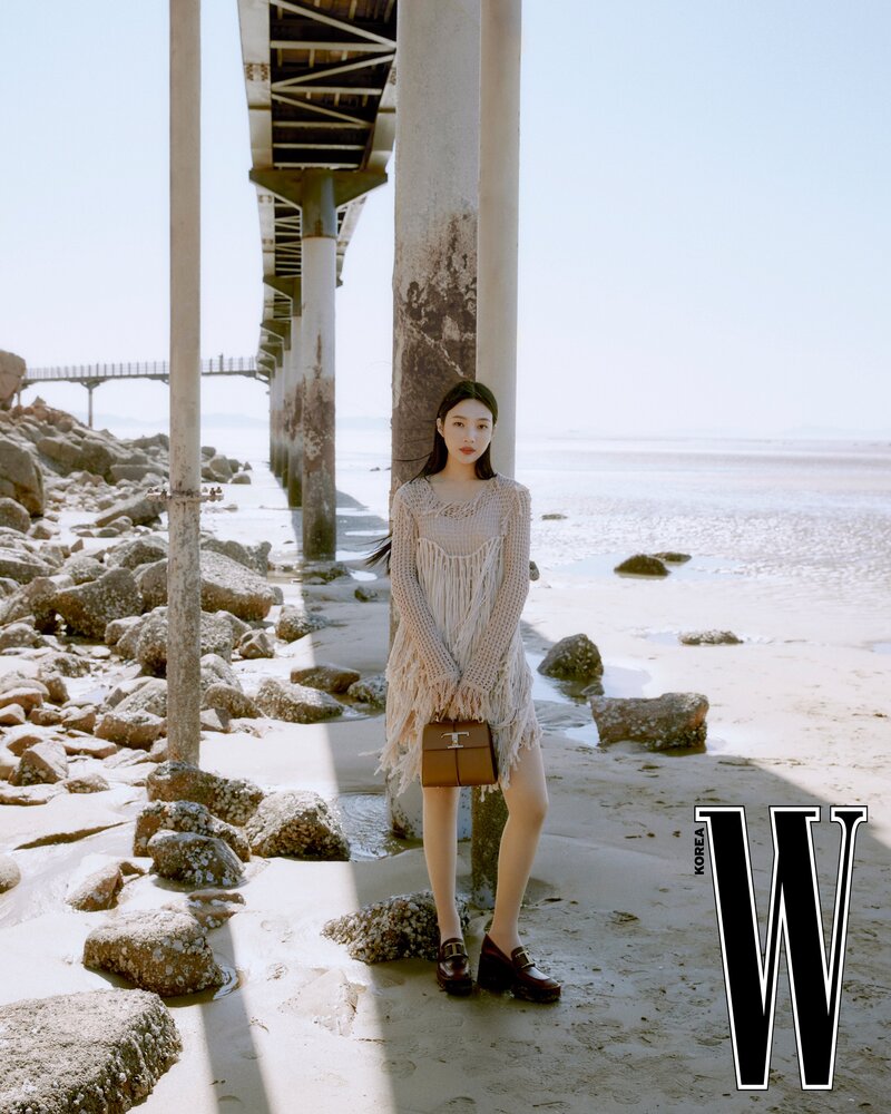 220406 Red Velvet Joy for W Korea x TOD's SS 2022 Collection documents 2