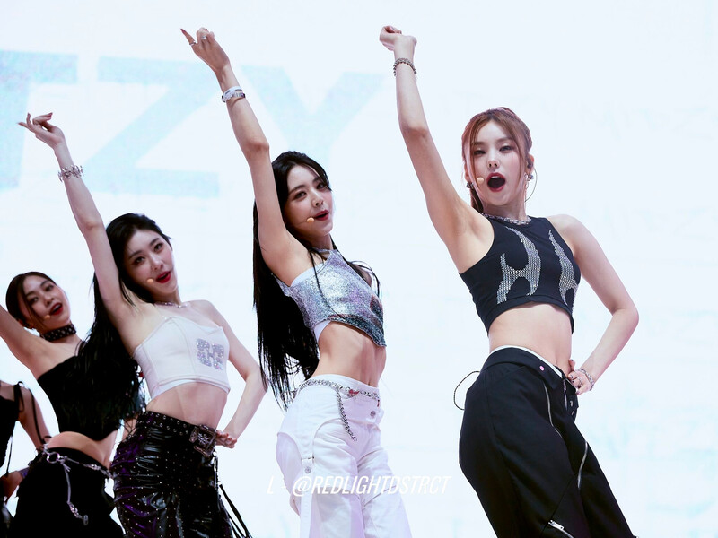 230520 ITZY - Head In The Clouds Festival documents 5