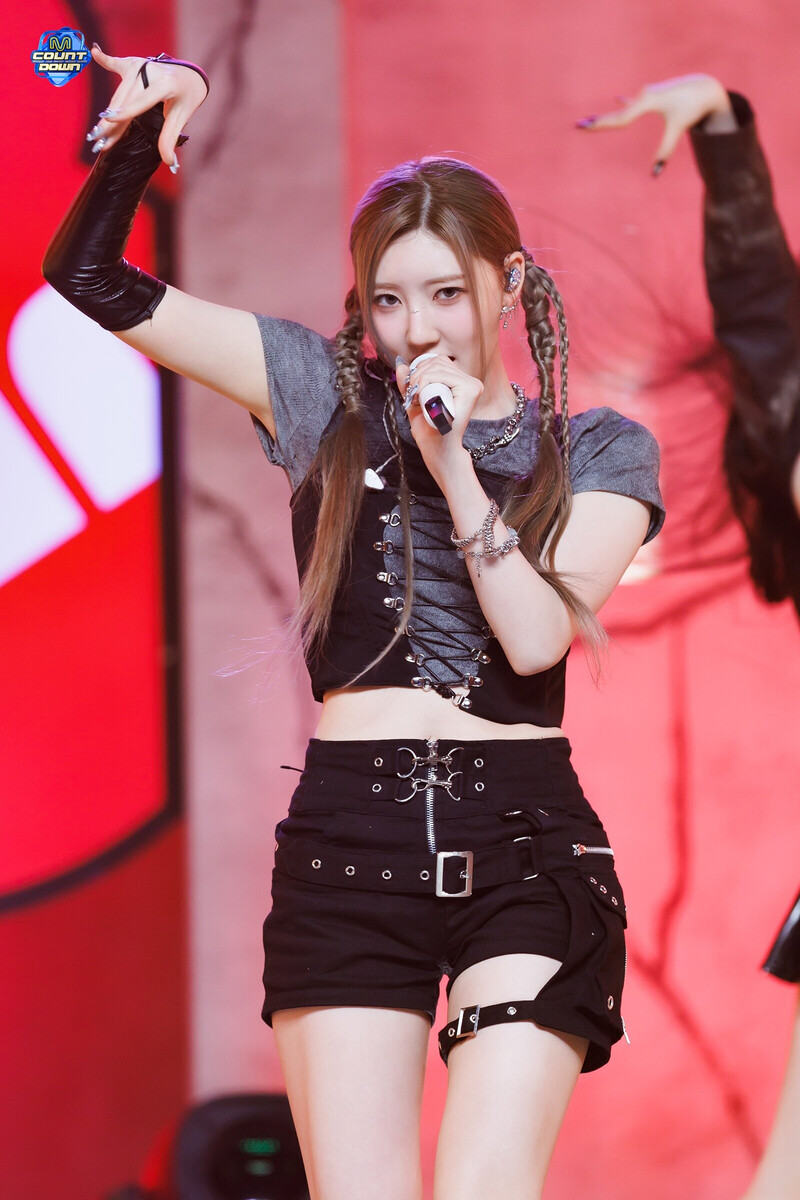 240425 BABYMONSTER Rami - 'SHEESH' at M Countdown | kpopping