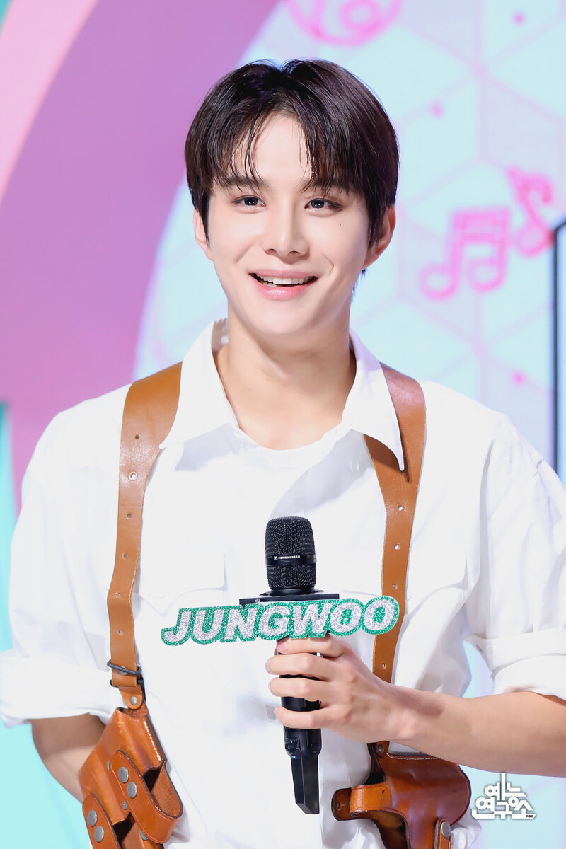 221119 Music Core MC - Jungwoo documents 1