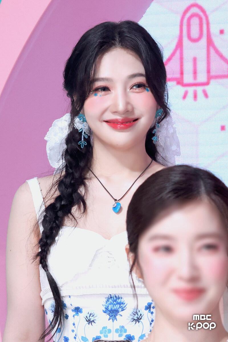 240706 Red Velvet Joy - 'Cosmic' at Music Core documents 1