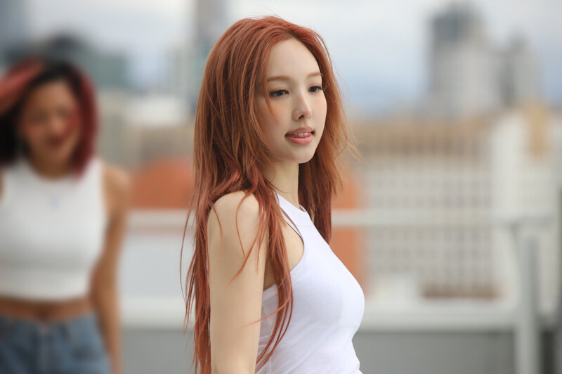 NAYEON 'ABCD' MV - Behind the Scenes documents 15