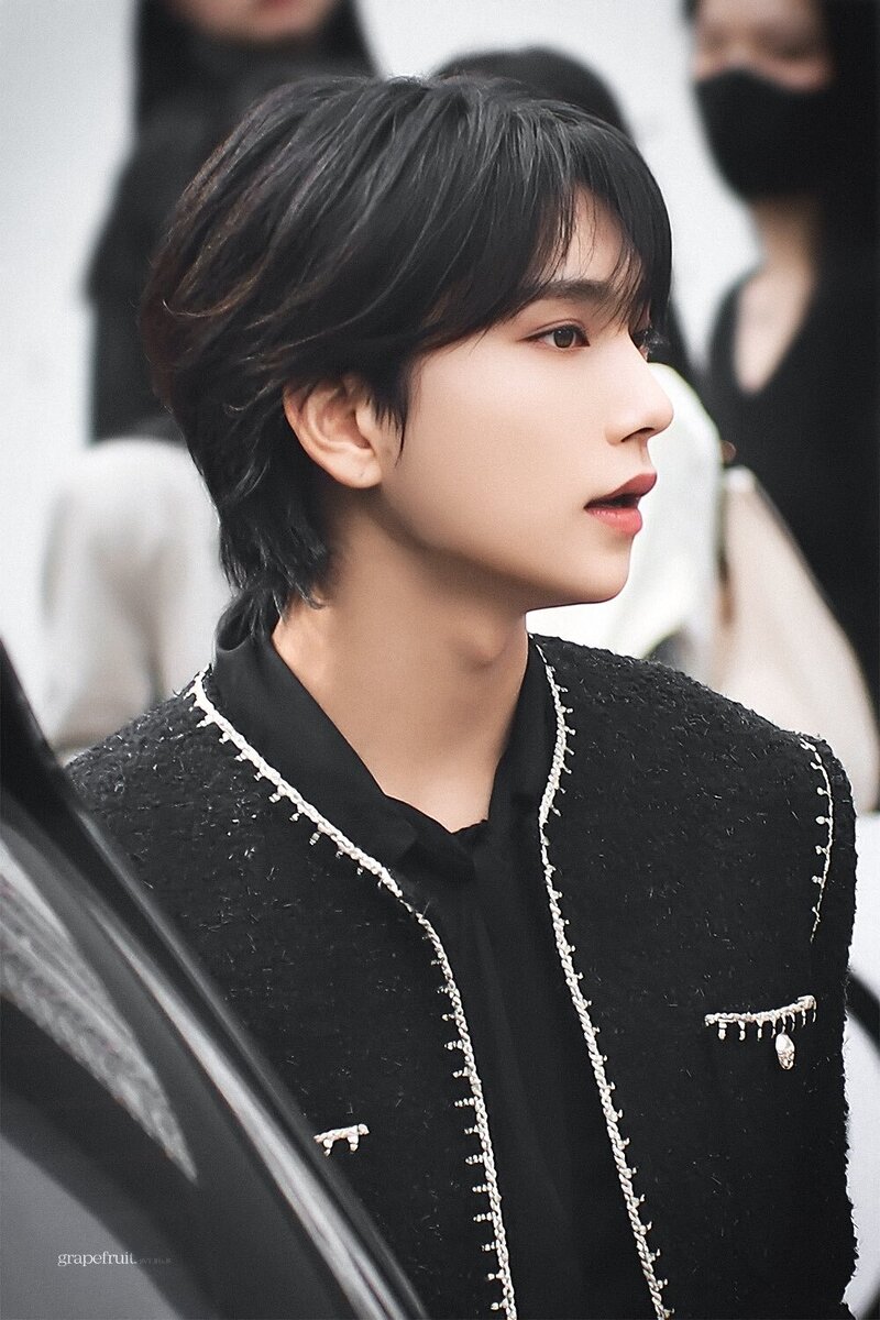 230324 SEVENTEEN Joshua at Bobbi Brown Pop Up Store Opening Event documents 9