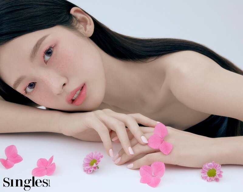 OH MY GIRL Arin for Singles Magazine May 2024 Issue documents 3