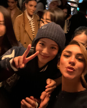 240910 - Luana Barron Instagram Update with JISOO