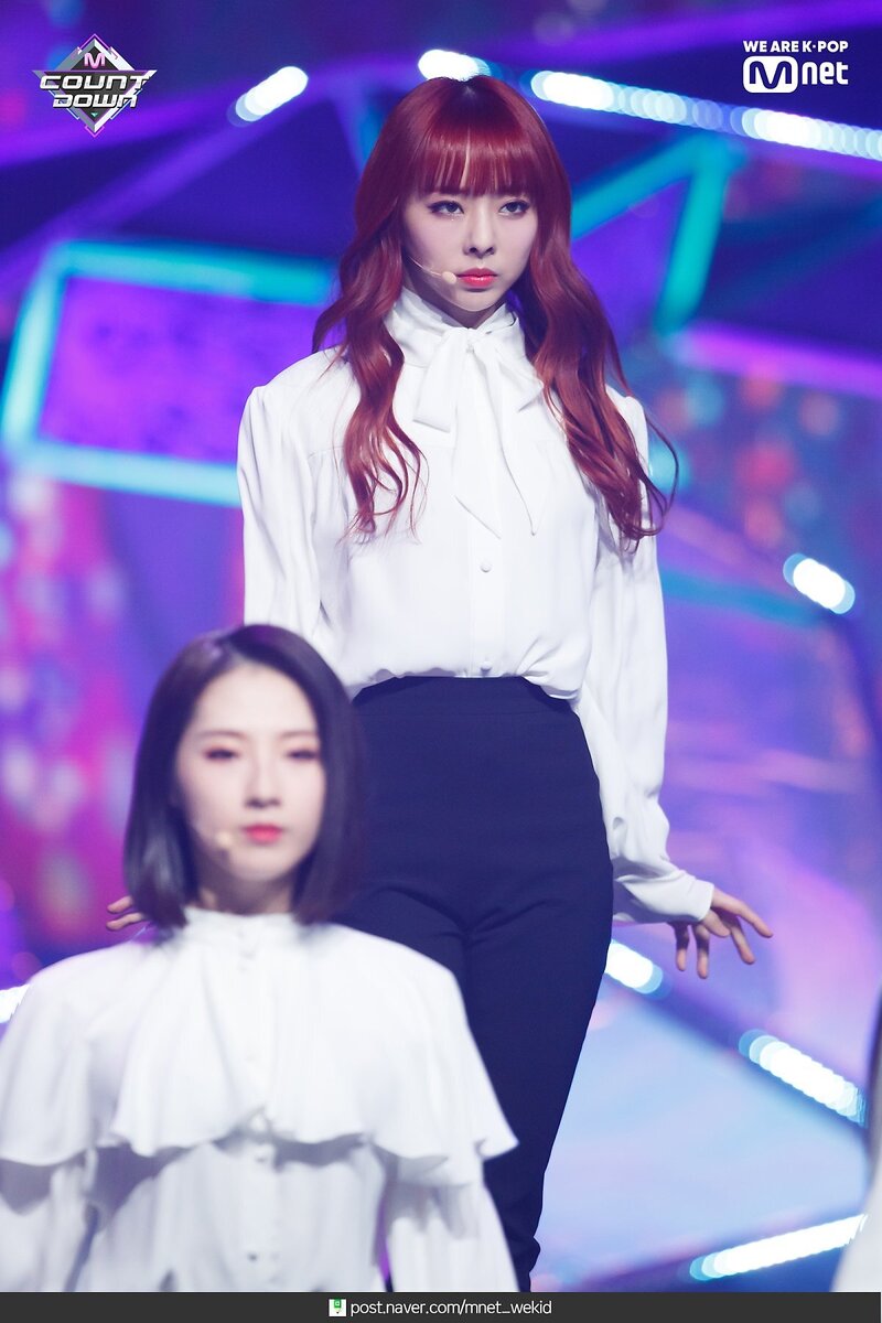 190221 LOONA - 'Butterfly' at M COUNTDOWN documents 19