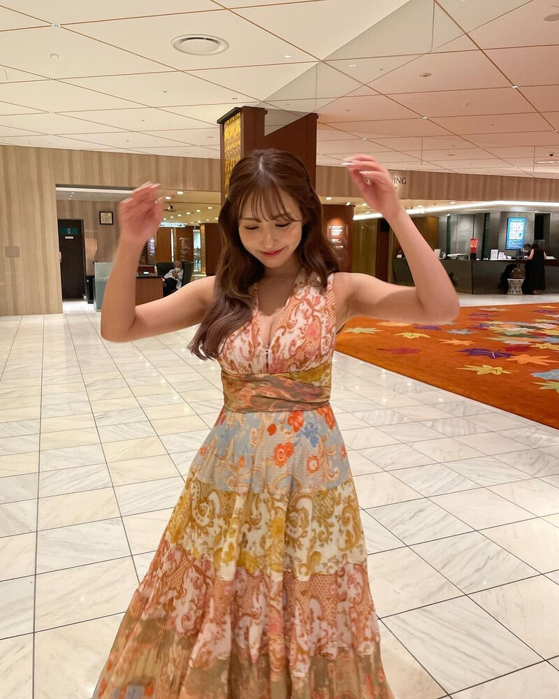 220828 Yua Mikami Instagram Update documents 6