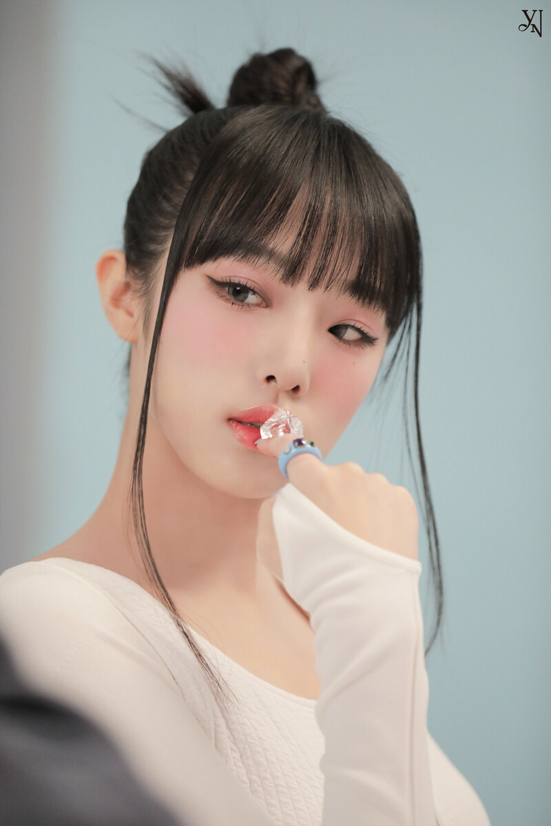 230308 Yuehua Entertainment Naver Update - YENA - lilybyred Behind The Scenes #3 documents 5