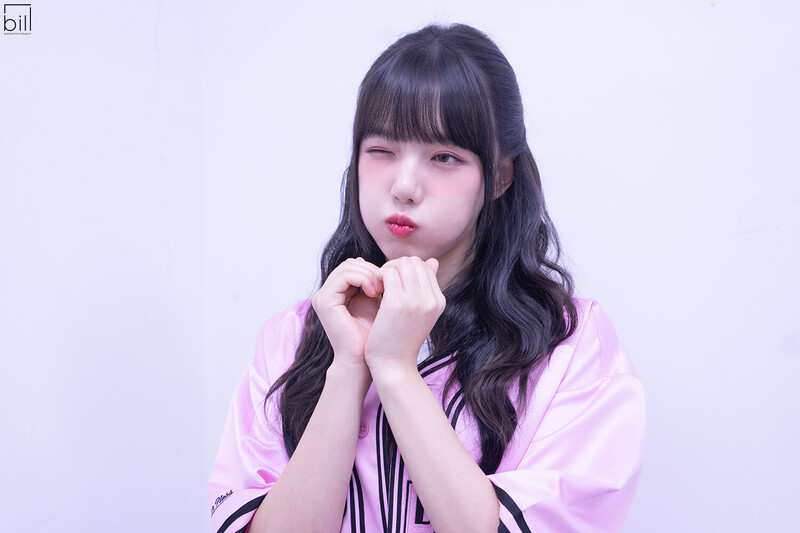 230920 Bill Entertainment Naver Post - YERIN 'Bambambam' Music show promotions behind documents 6