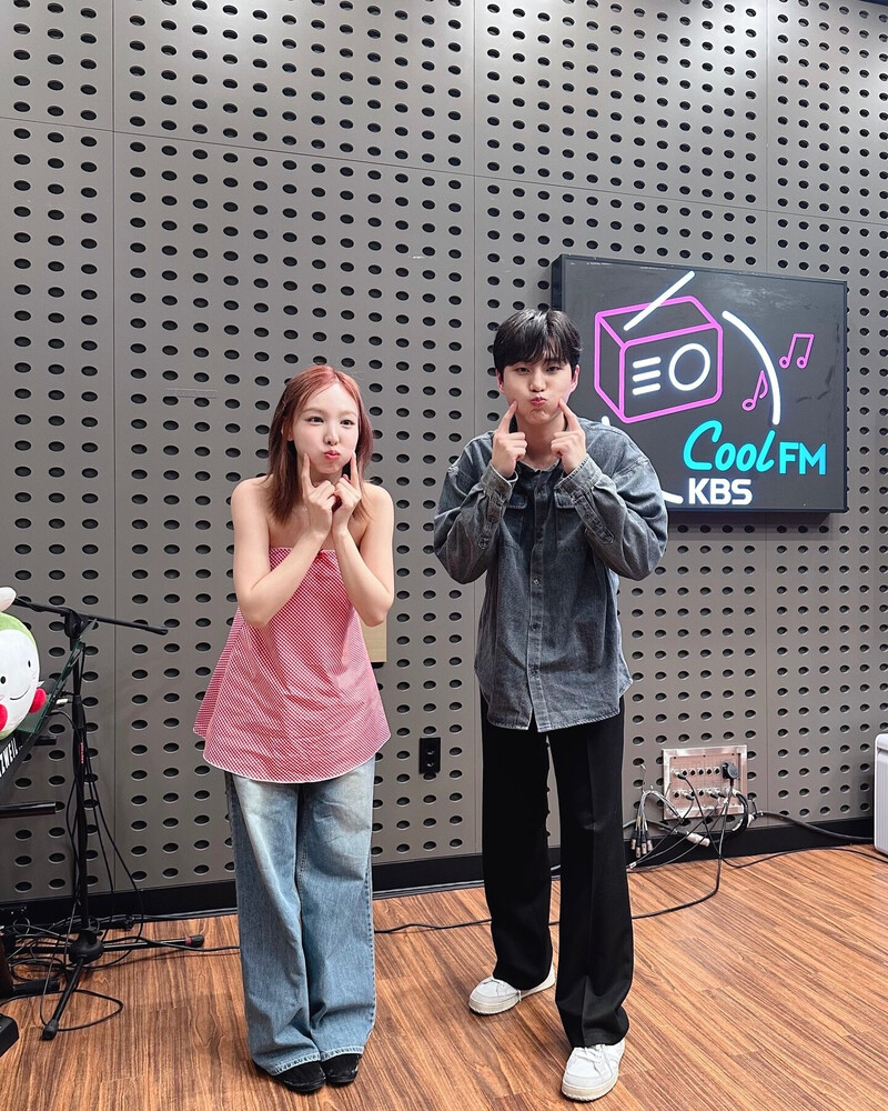 240619 - Kiss the Radio Instagram Update with NAYEON n Young K documents 2