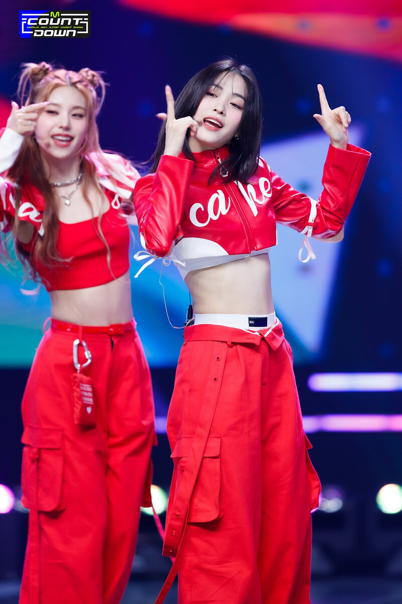 230810 ITZY Ryujin - 'CAKE' at M COUNTDOWN documents 3