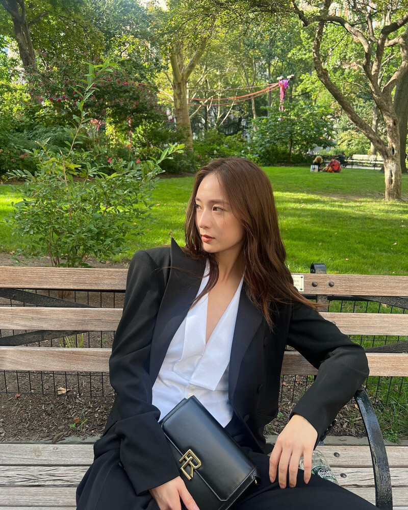 230910 vousmevoyez Instagram Update - KRYSTAL JUNG at for RL in NY (deleted) documents 2