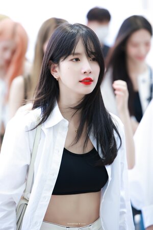 220817 WJSN Seola at Incheon Airport heading to the United States for KCON 2022 LA