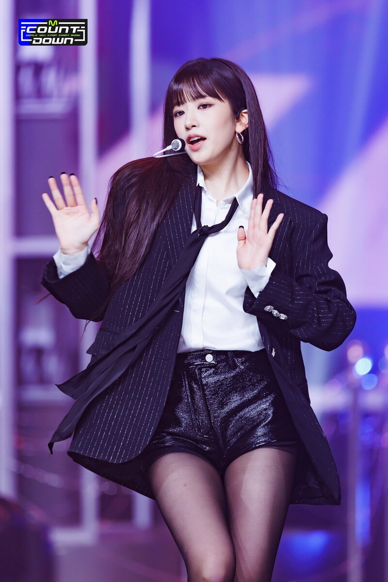 230413 IVE Yujin - 'Kitsch' & 'I AM' at M COUNTDOWN documents 9