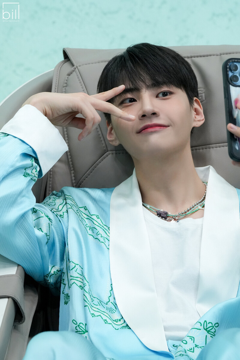 240517 - Naver - Lee Jinhyuk Relax MV Behind Photos documents 1