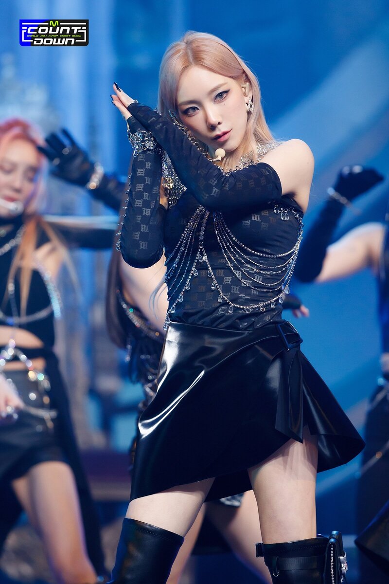 220127 GOT the beat - 'Step Back' at M Countdown documents 13