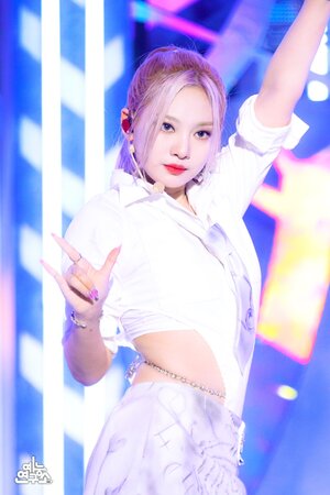 220716 aespa Ningning - 'Girls' & 'Illusion' at Music Core