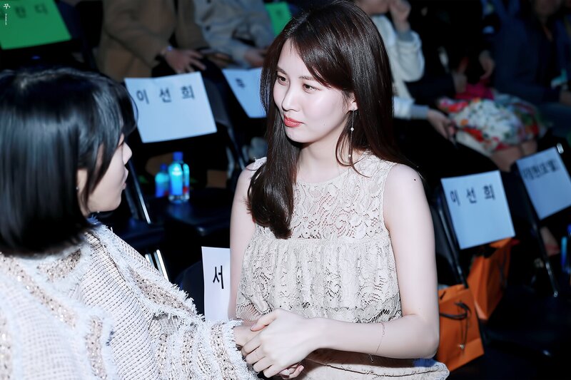180322 Girls' Generation Seohyun at Seoul Fashion Week 'Miss Gee Collection' documents 7