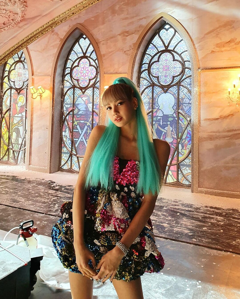 190806 LISA Instagram Update documents 1