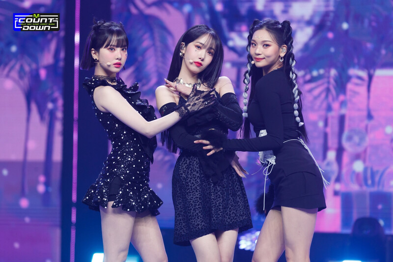 220217 VIVIZ - 'BOP BOP!' + Encore Stage at M Countdown documents 1