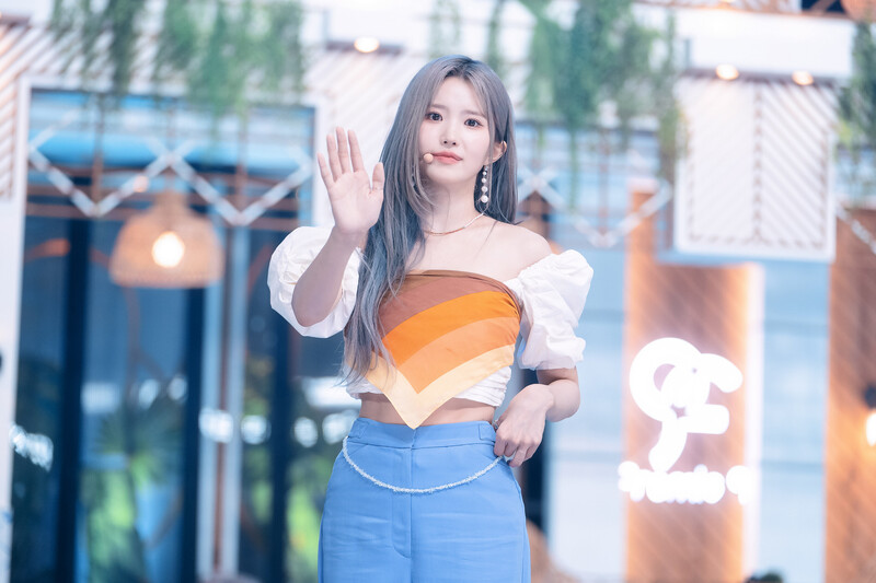 220703 fromis_9 Hayoung - 'Stay This Way' at Inkigayo documents 5