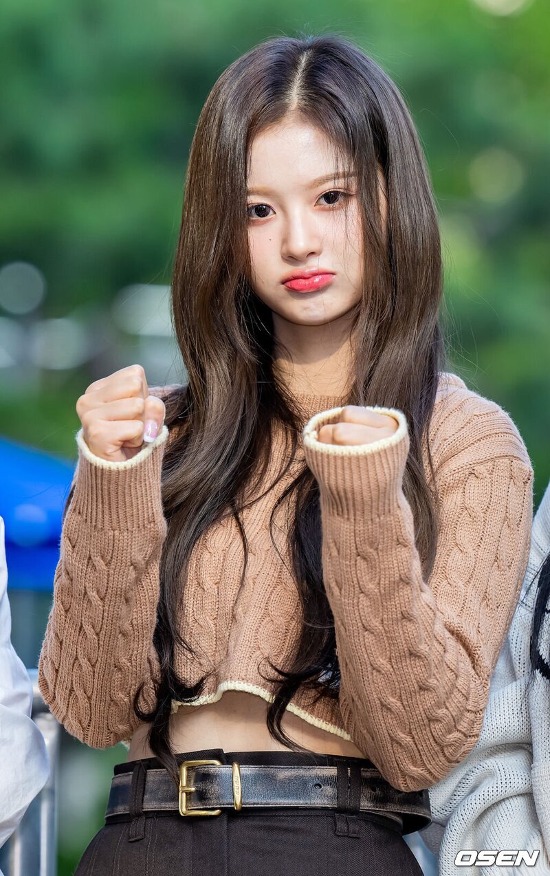220930 NMIXX Sullyoon - Music Bank Commute documents 1