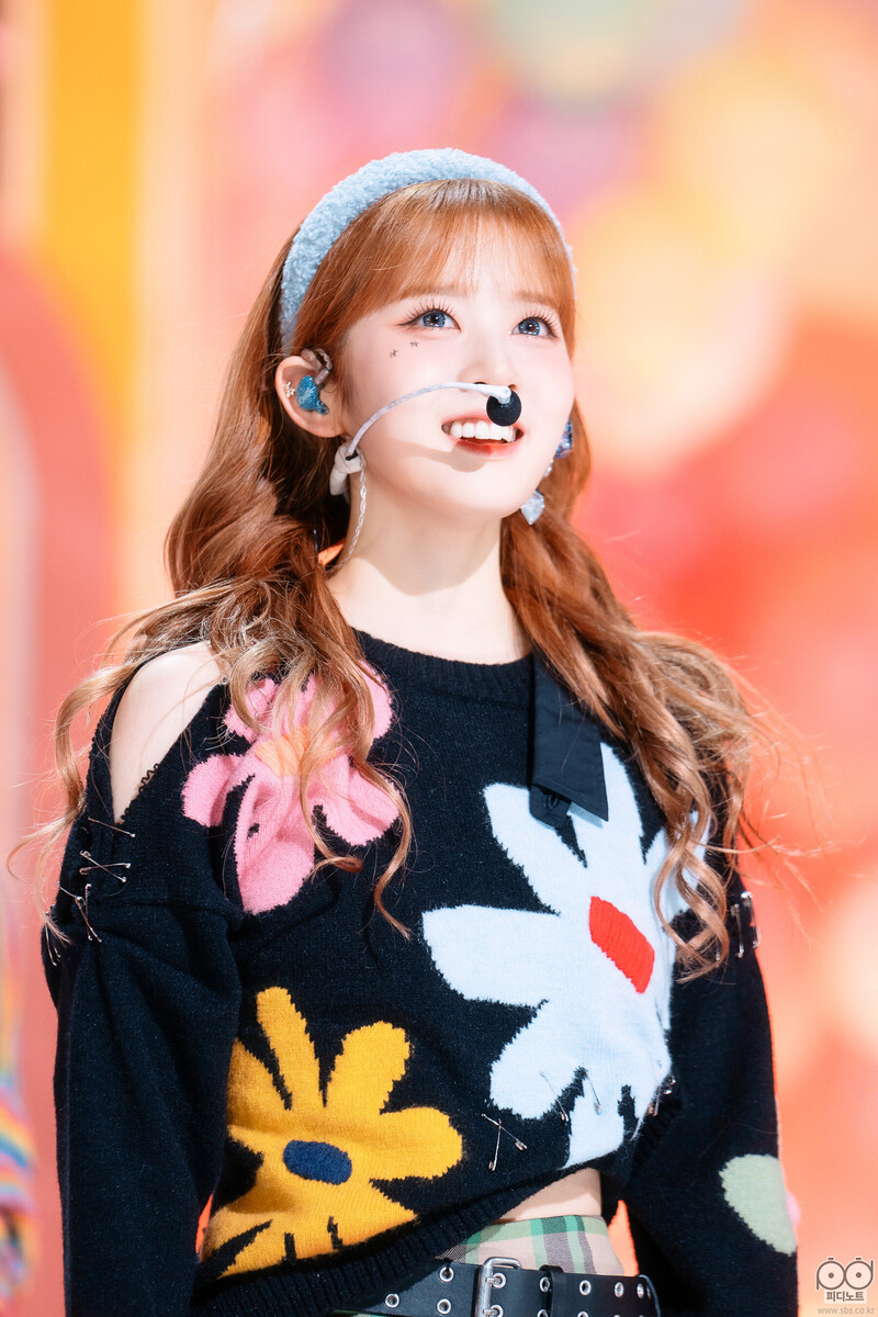 230219 STAYC Sieun - 'Teddy Bear' at Inkigayo documents 4