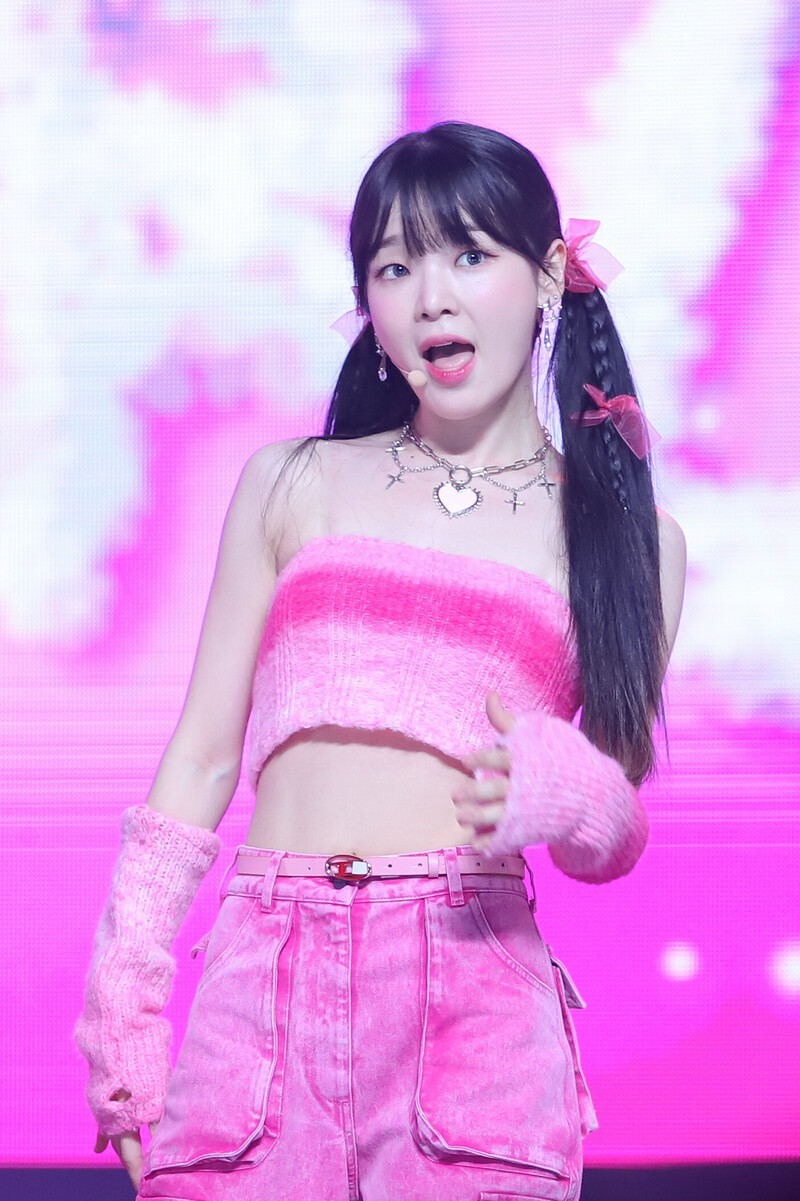 230802 OH MY GIRL Seunghee - 'Celebrate' at Show Champion documents 6