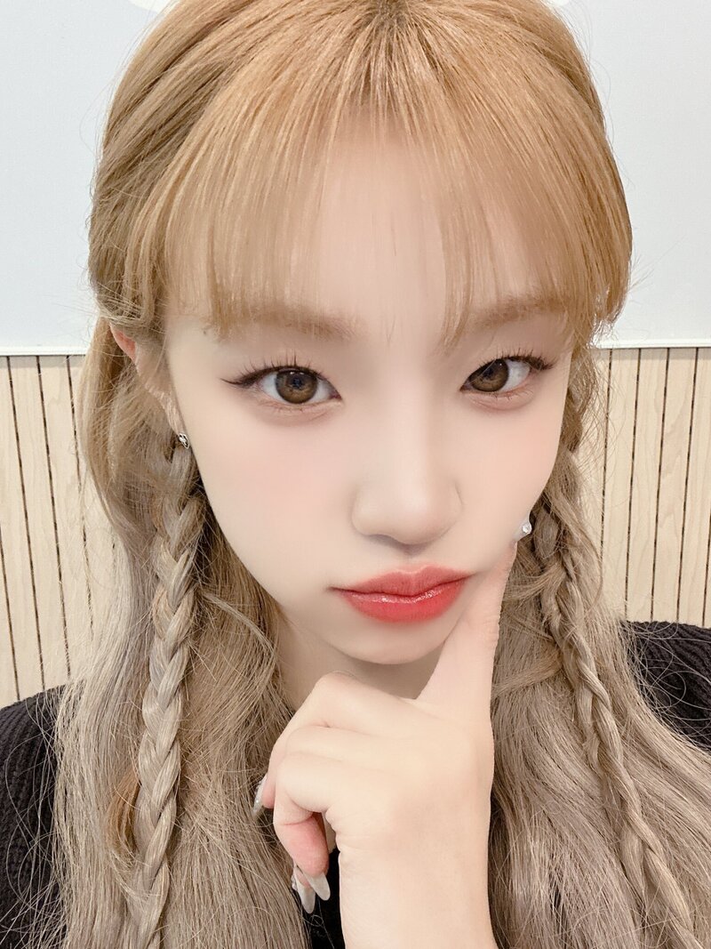 240409 - (G)I-DLE Twitter Update with YUQI documents 2