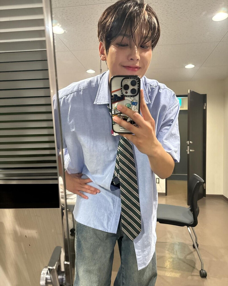 240602 - Inseong Instagram Update documents 6