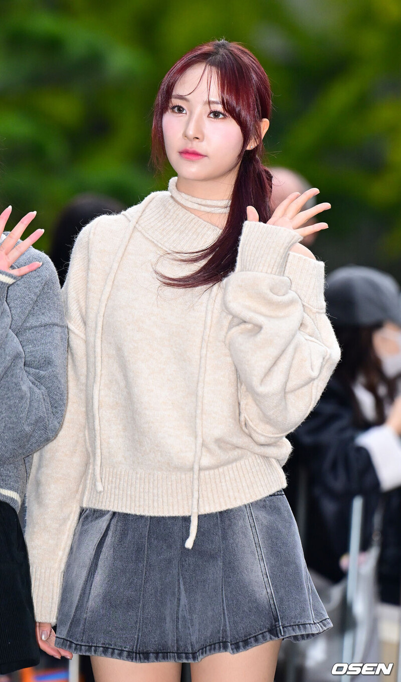 241101 FIFTY FIFTY Hana - Music Bank Commute documents 2