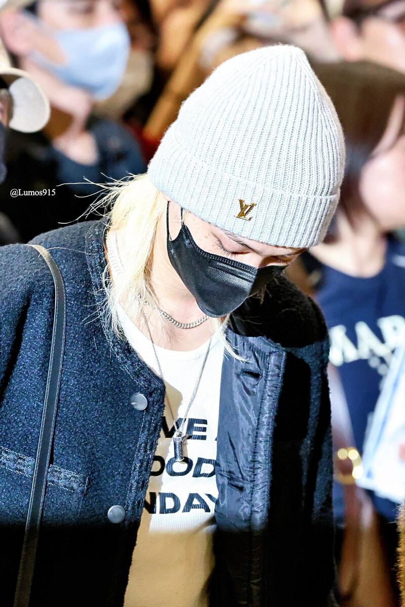 241110 FELIX at Gimpo Airport documents 3