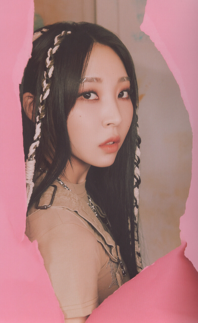 MAMAMOO 1st Single Album 'ACT 1, SCENE 1' [SCANS] documents 1