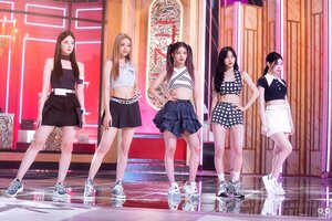 220718 ITZY - Sneakers at SBS Inkigayo