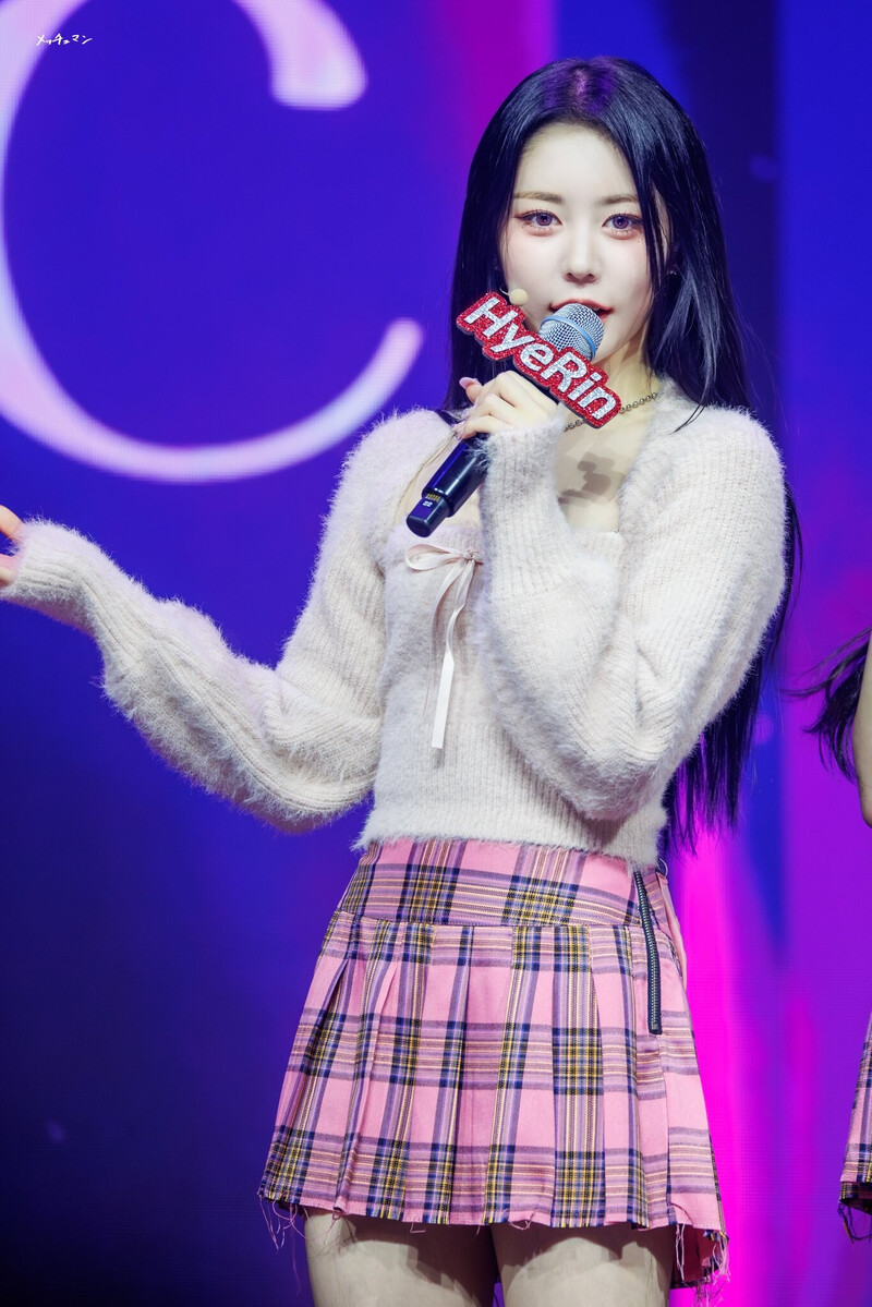 240203 tripleS Jeong HyeRin - Authentic Concert in Seoul - Day 1 documents 1