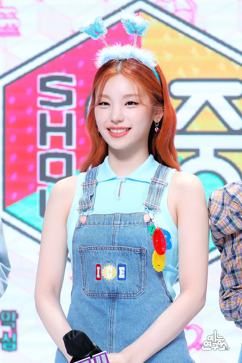 210501 Music Core MC - Yeji documents 1