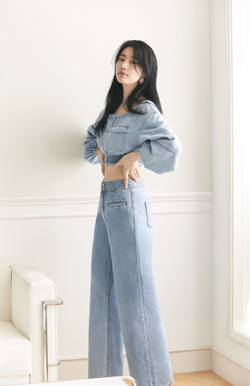Bae Suzy for GUESS 2022 SS Collection "Denim Of The Day" documents 12