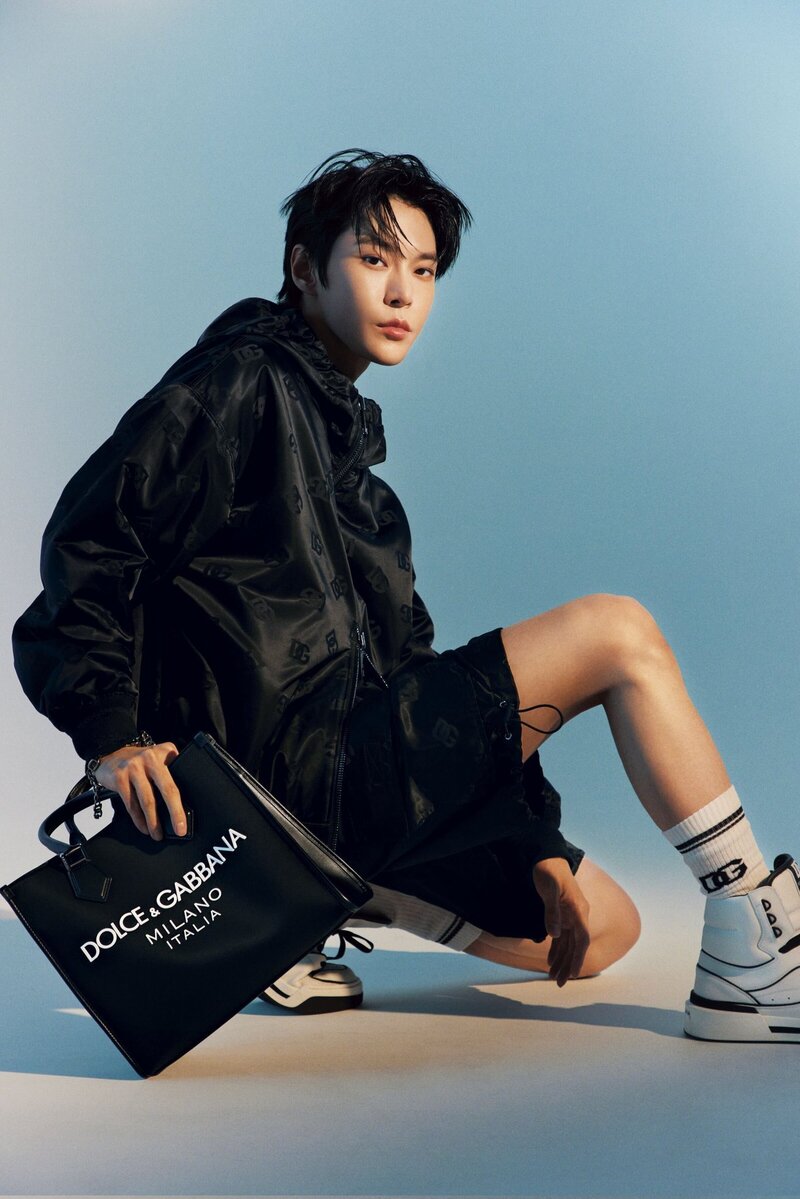 NCT DOYOUNG for ELLE Japan x DOLCE & GABBANA February Issue 2023 documents 3