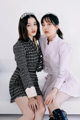 MOMOLAND Nancy & Nayun for Hanbok Studio Hyeon