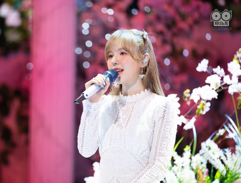 210411 Wendy - 'Like Water' & 'When the rain stops' at Inkigayo documents 12