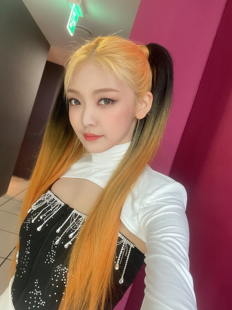 211204 EVERGLOW Twitter Update documents 3