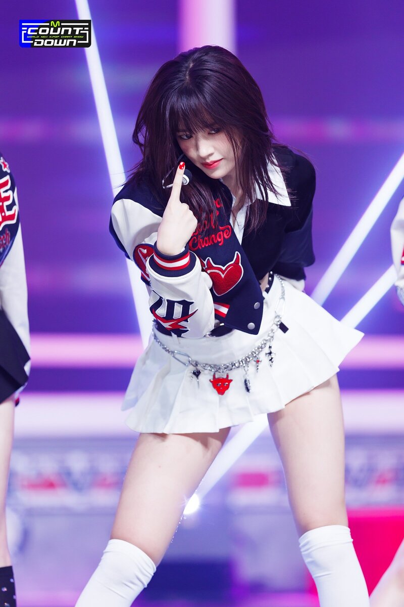 230413 IVE Yujin - 'Kitsch' & 'I AM' at M COUNTDOWN documents 16